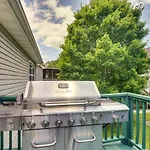 Pigeon Forge Home With Deck And Hot Tub Near Town!