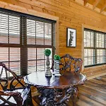 Riverfront Cabin With Hot Tub - 3 Miles To Dollywood