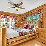 Enchanted Memories, Hot Tub, 1089 Of Free Attraction Tickets For Each Paid Day, Dollywood And More