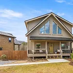 New Cabin - Heated Indoor Pool, Jacuzzi, Gameroom
