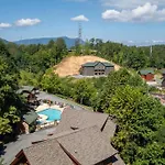 Smoky Mountain Retreat- Resort Cabin With Modern Amenities In The Heart Of Pf