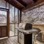 Er305- Bear Right Inn- Great Location- Close To Town Cabin
