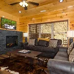 5Bd5B Escape Cabin With 2 Hottubs, Thtr &Game Rm,1Mi To The Parkway! 4Mi To Dollywood - Spring Deal