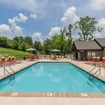 New 3 Bedroom Apt Ada Compliant Sleeps 8