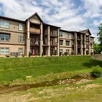 New 3 Bedroom Apt Ada Compliant Sleeps 8