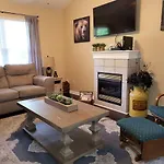Cozy Pigeon Forge Home W Hot Tub Near River