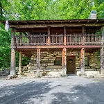 Er69 - Rachel\'S Tree House - Great Location, Close To All The Action! Cabin
