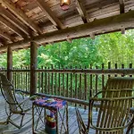 Er69 - Rachel\'S Tree House - Great Location, Close To All The Action! Cabin