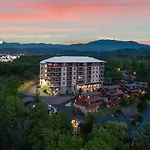 Cozy Cabin In The Smokies!!! Fully Furnished And Complete With Community Indoor And Outdoor Pools And Spas, Game And Fitness Rooms As Well As A Private Hot Tub