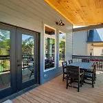 Mountain Luxury Prime: Pool, Hottub, Arcade & More