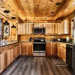 5 Ensuite Bedrooms, Hot Tub, Dog Friendly