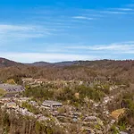 Pinecrest Townhomes-1King-2Queen Unit-Updated