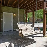 Tennessee Time Out - Entire Cottage Hot Tub, Creek, No Steep Roads