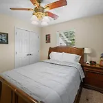 Tennessee Time Out - Entire Cottage Hot Tub, Creek, No Steep Roads