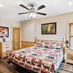 Location 2 Bed 2 Bath Brand New Log Cabin Located Less Than A Mile From The Pigeon Forge Strip