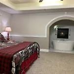 Er316- Black Bear Hideaway Great Location- Close To Town Cabin