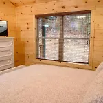 Spacious 2800 Sq Ft-Cozy Wood Cabin-New Build