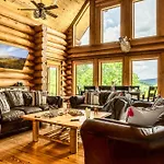 Enclave - 5 Suites - Private Outdoor Pool - Arcade - Fire Table - Outdoor Kitchen - Hot Tub