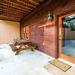 Dog Friendly Secluded Cabin Whot-Tub & Sleeps 12