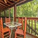 Dog Friendly Secluded Cabin Whot-Tub & Sleeps 12