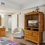 Cl403 Creekside Tranquility