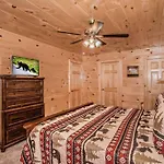 Papa Wolf\'S Cabin - Pool Community