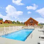 Papa Wolf\'S Cabin - Pool Community