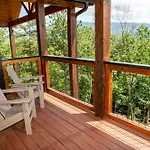 Augys View- Mountain Views-Large Parking-Large Cabin