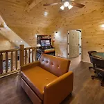 New! Indoor Pool/Ps 5/Hot Tub/Parkway