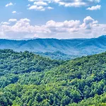 Bear-E-Nice - In Pigeon Forge, Resort Pool, Free Attraction Tickets