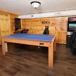6Br W Outdoor Pool Just 3 Min To Pigeon Forge! Free Attraction Tickets Gameroom Hot Tub