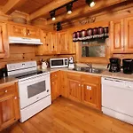 Cozy 2Br Hot Tub Pool Table