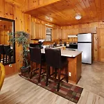 Romantic 1Br Hot Tub Free Attraction Tickets