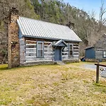 Enchanting 1Br Riverfront Cabin!