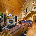 Cute And Cozy 2Br Hot Tub Free Attraction Tickets