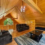 Cute And Cozy 2Br Hot Tub Free Attraction Tickets