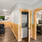Cozy 2Br Theater Gameroom Hot Tub Free Attraction Tickets