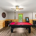 Cozy 2Br Theater Gameroom Hot Tub Free Attraction Tickets