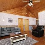 Cozy 2Br Hot Tub Free Attraction Tickets