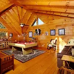 Cozy 1Br Ziplines Hot Tub Pool Table Free Attraction Tickets