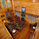 Cozy 1Br Ziplines Hot Tub Pool Table Free Attraction Tickets
