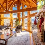 Breathtaking 5-Bedroom Getaway With Game Room, Hot Tub, And Theatre Room