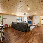 Central Location, Hot Tub, Theater, Grill, Ez Roads