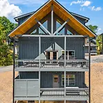 Smokiedoki Lodge