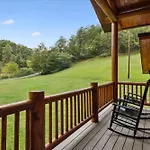 Hot Tub Fire Pit Game Room Theater Easy Access Sleeps 12 - Black Bear Lodge