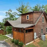 Fully Loaded Cabin In Heart Of Pigeon Forge
