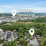 Fully Loaded Cabin In Heart Of Pigeon Forge