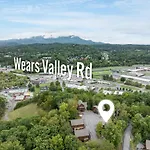Fully Loaded Cabin In Heart Of Pigeon Forge