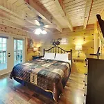 Lazy Cub Lodge