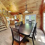 Lazy Cub Lodge